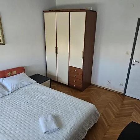 Gala With Free Parking Near Old Town Apartament Split