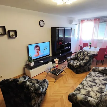 Gala With Free Parking Near Old Town Apartament Split
