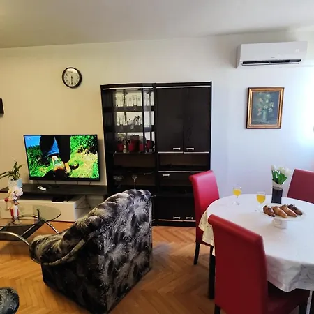 Gala With Free Parking Near Old Town * Split